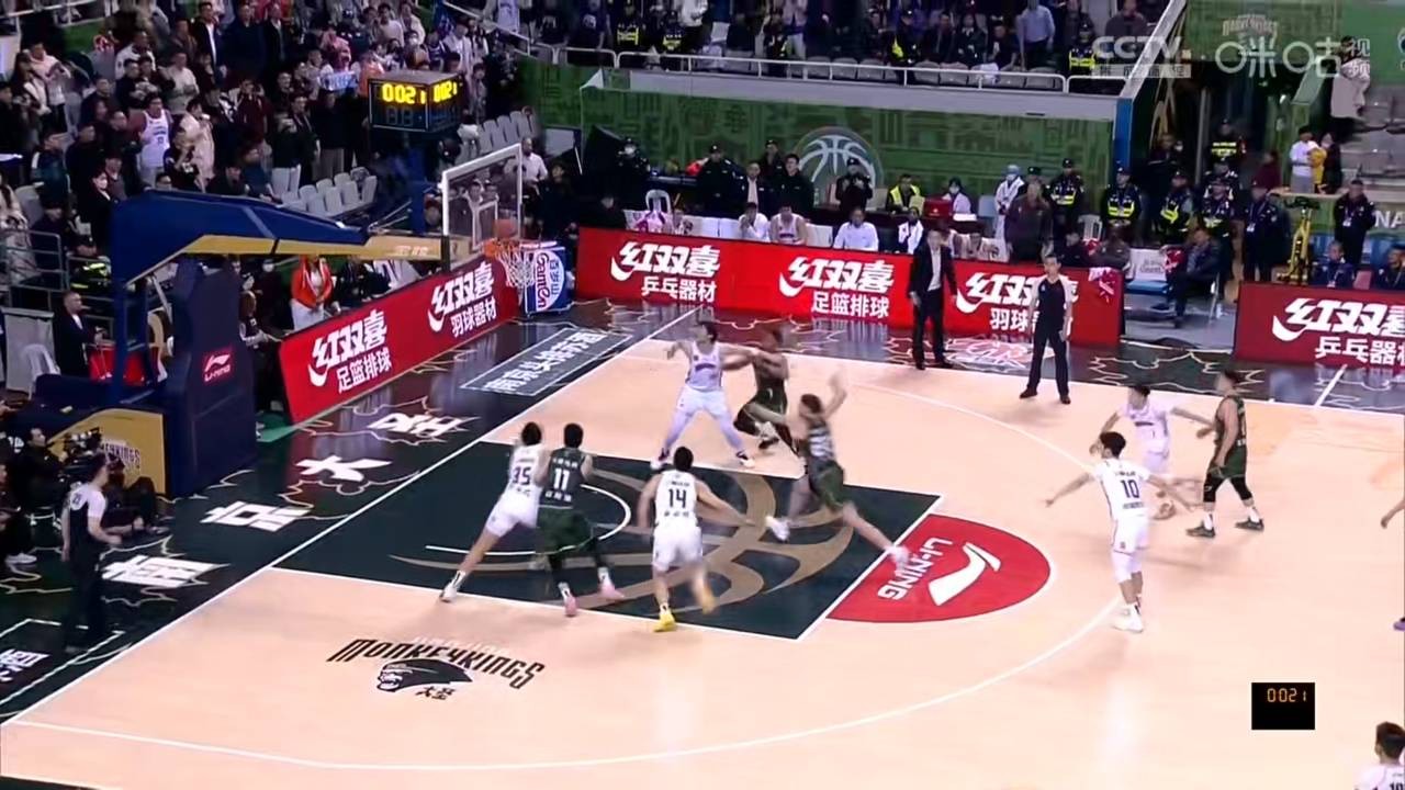 od体育官方-辽宁男篮客场挑战上海大鲨鱼，胜负难料的简单介绍