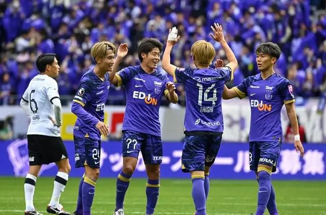 鹿岛鹿角冲击季军,年轻球员表现亮眼 鹿岛鹿角冲击季军,年轻球员表现亮眼