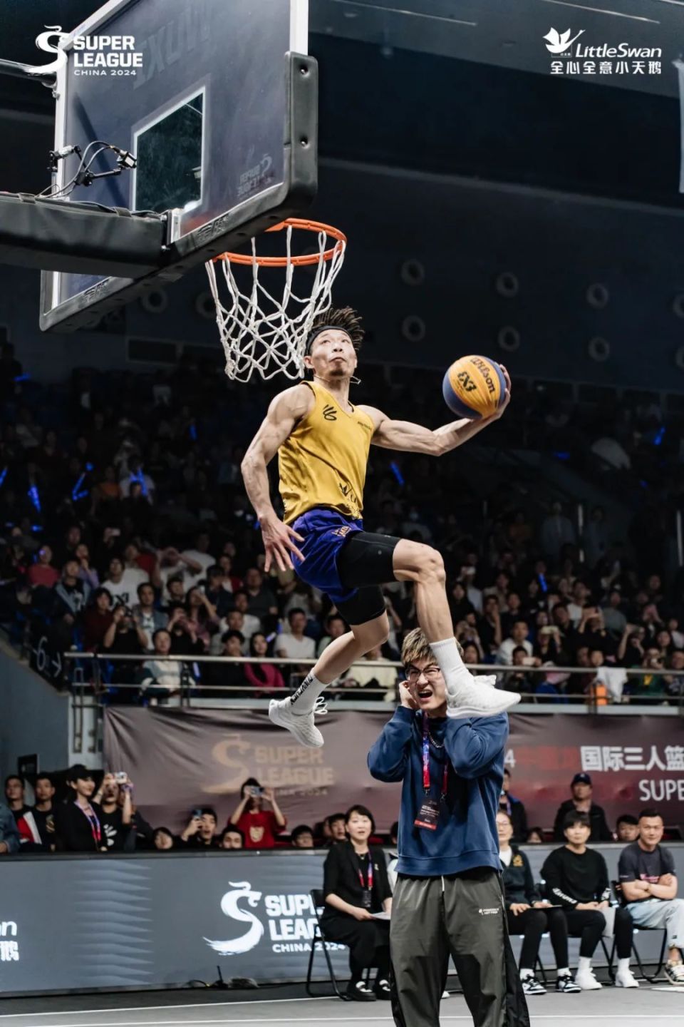 中国篮球联赛球员状态亮眼,球队对阵精彩纷呈 中国篮球联赛球员状态亮眼,球队对阵精彩纷呈