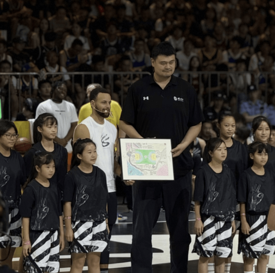 od体育网页版入口-篮球巨星在社交媒体上与粉丝互动