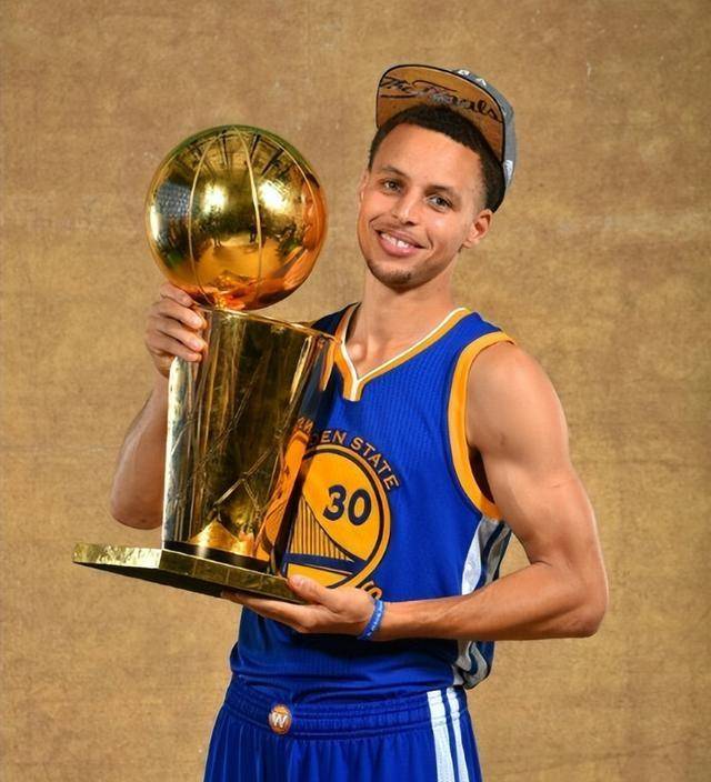 库里当选NBA西部最佳球员,创下个人第二座荣誉的简单介绍 库里当选NBA西部最佳球员,创下个人第二座荣誉的简单介绍