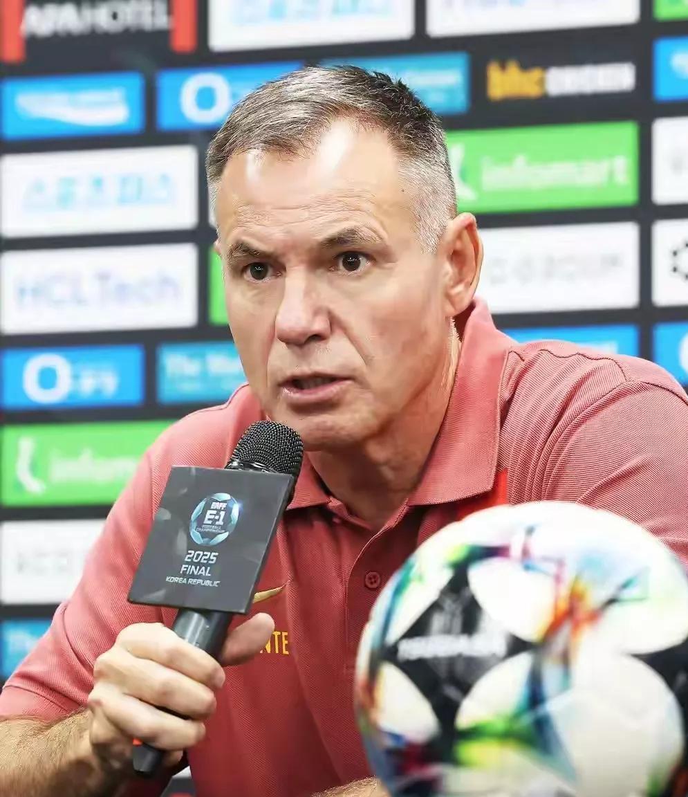 包含智利女足遭遇一连串失利，寻求突破的词条