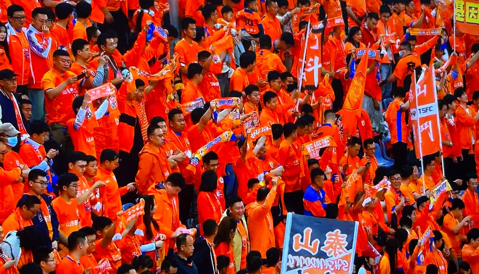 od体育官方-精彩比赛激动人心，球迷掌声雷动！