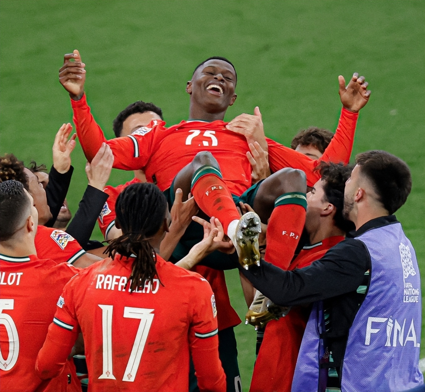 欧国联比赛炙手可热,赛场上无尽好戏的简单介绍 欧国联比赛炙手可热,赛场上无尽好戏的简单介绍